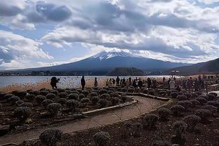 电讯报：马竞寻找潜在夏窗目标，有意格林伍德